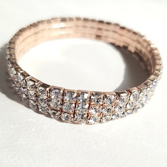 💞💗 Rose Gold Plating Formal Rhinestone Bracelet & Florentine Hoop Earring Set - Picture 6 of 11